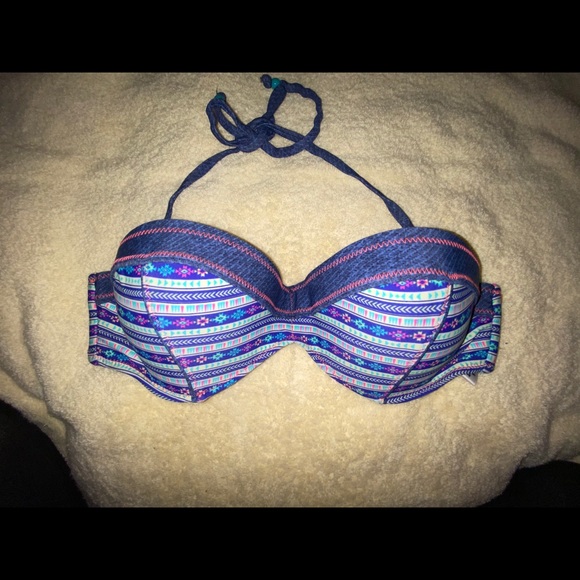 Bikini - Picture 2 of 5